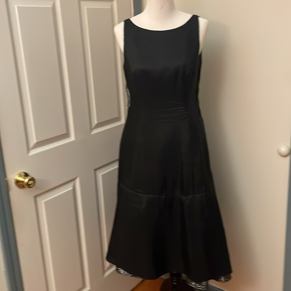 Dress - Picture 6 of 8